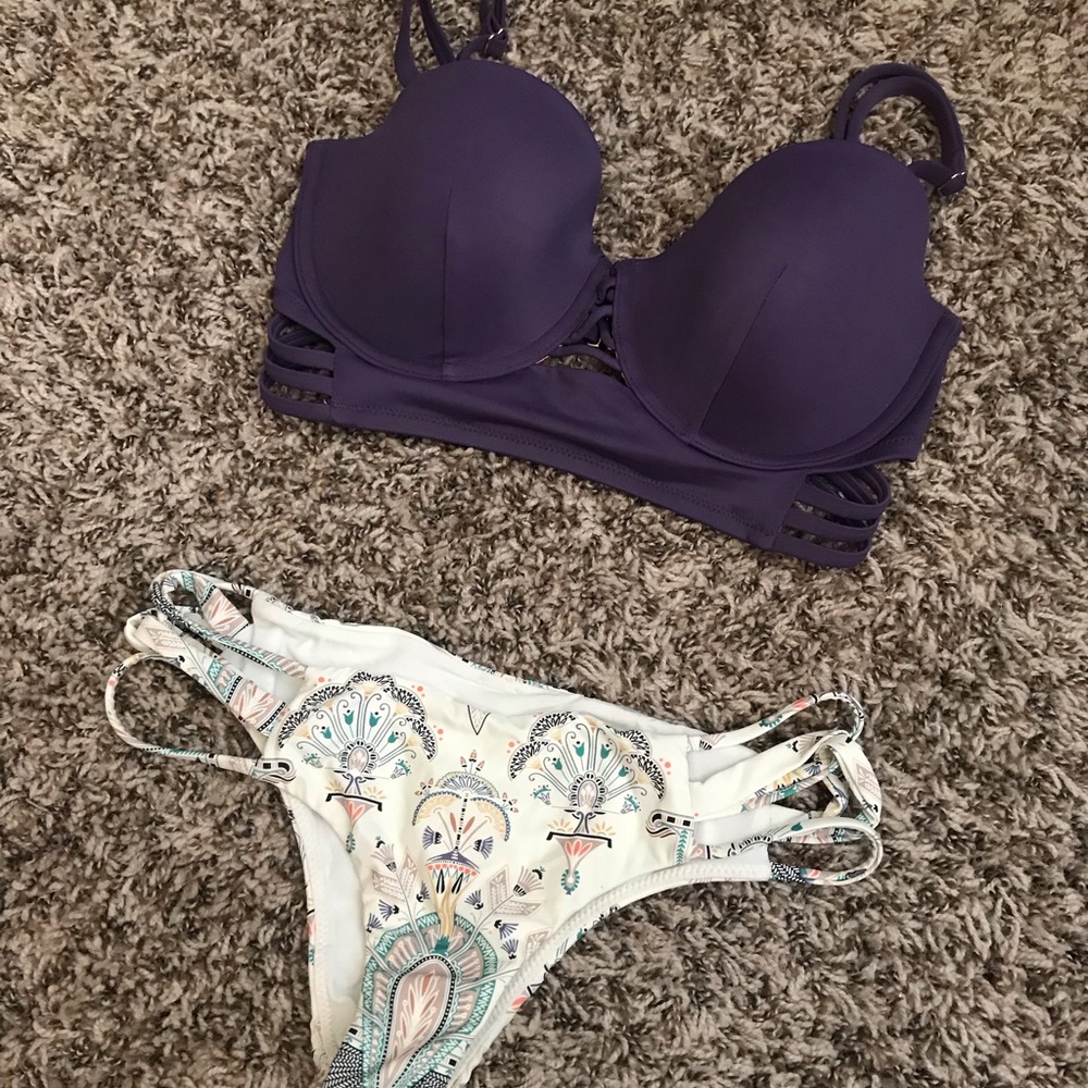 Victoria’s Secret bikini